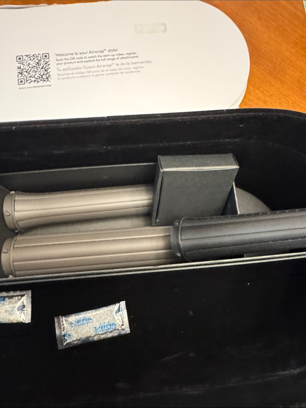Dyson Airwrap I.d. , Multi Styler & dryer in Black Oval Case. Blue/Copper. NIB - Picture 9 of 13